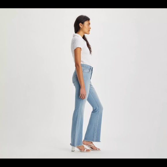 New Levi’s High Rise Flare / Light Wash / Size 30 - Picture 5 of 6